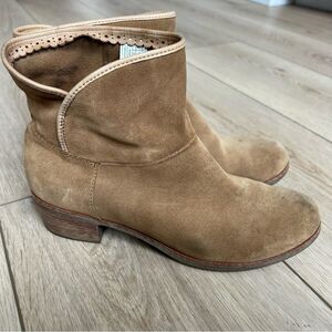 UGG Australia Darling Suede Ankle Boots Chestnut Size 11